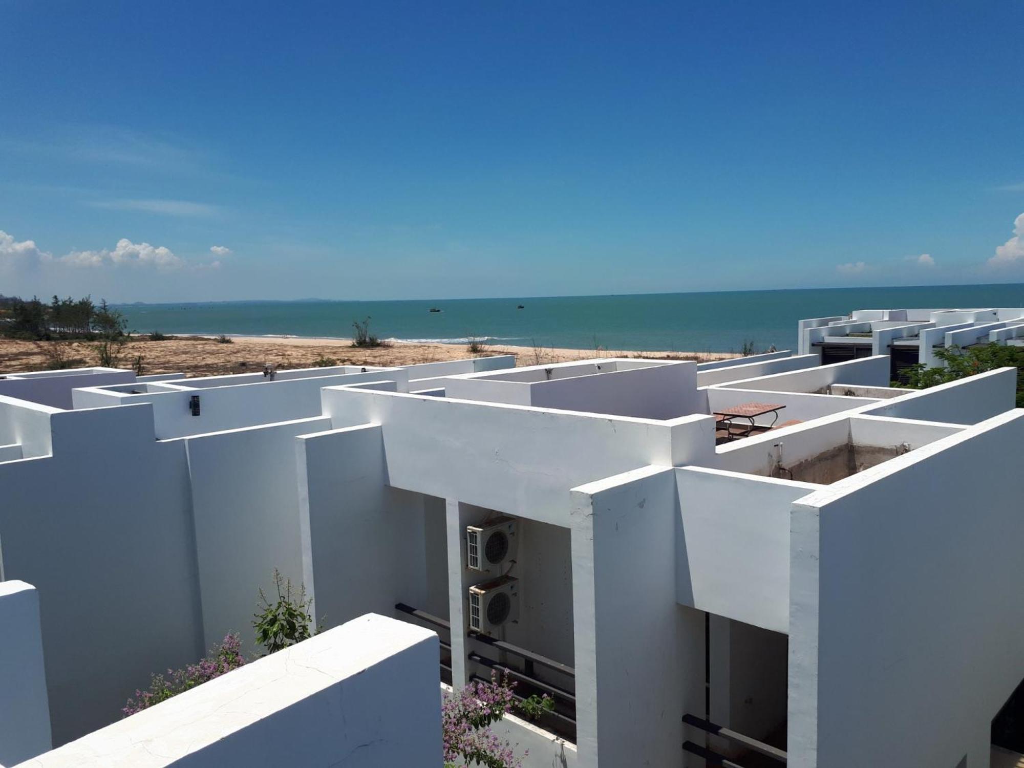 Khach San - Resort Oceanami - Long Hai Exterior photo
