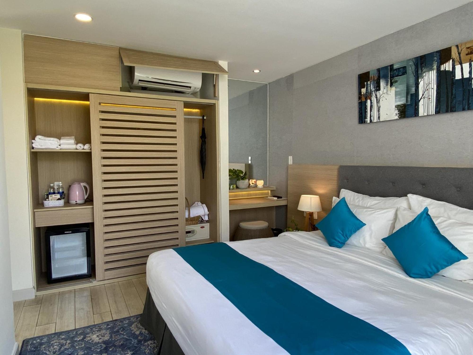 Khach San - Resort Oceanami - Long Hai Exterior photo